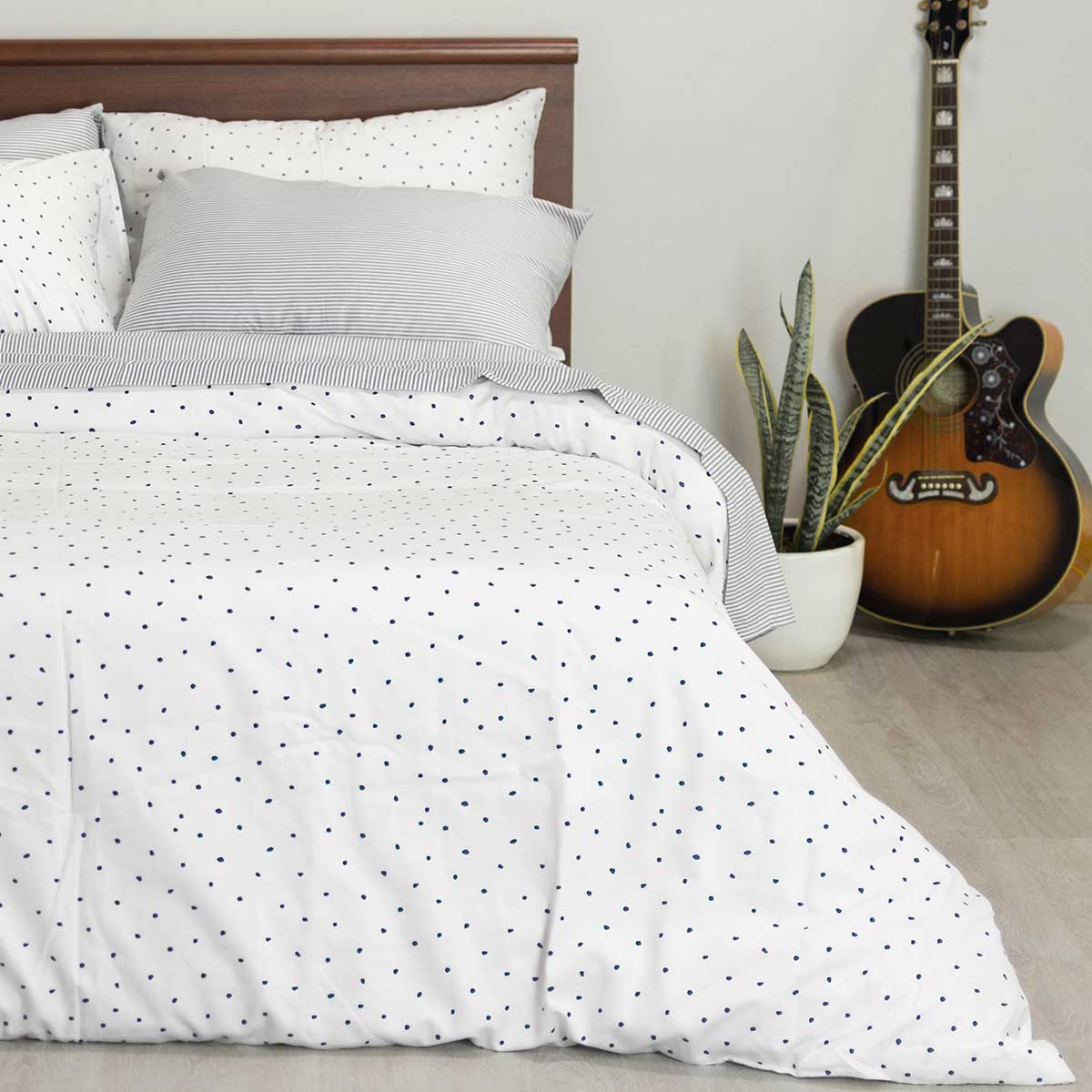 White Dots-Blue